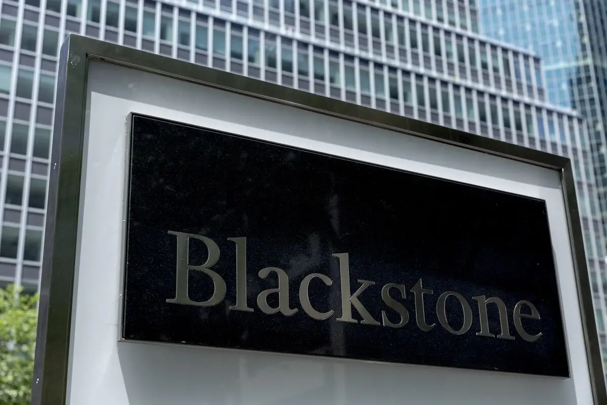 Strategic Financial Maneuvers in Real Estate Sales: Blackstone's Innovative Approach