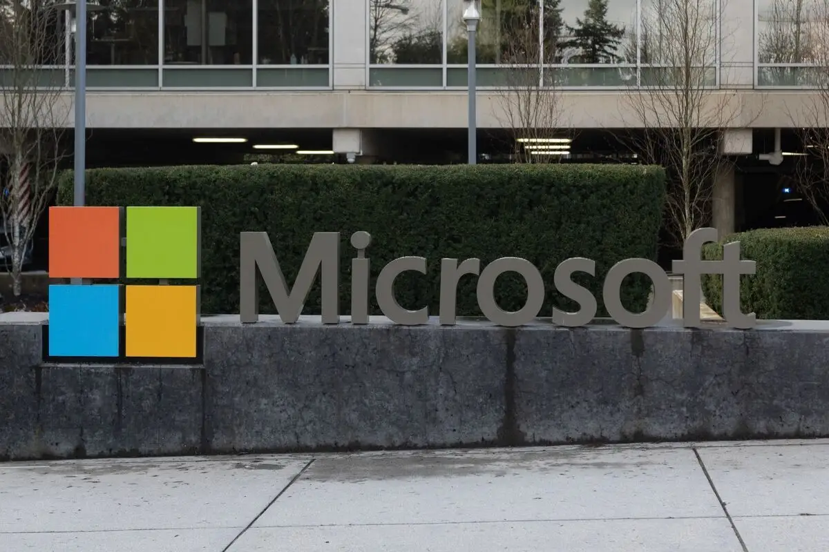 Apple and Microsoft Among Magnificent Seven Reporting Earnings Amid Market Volatility