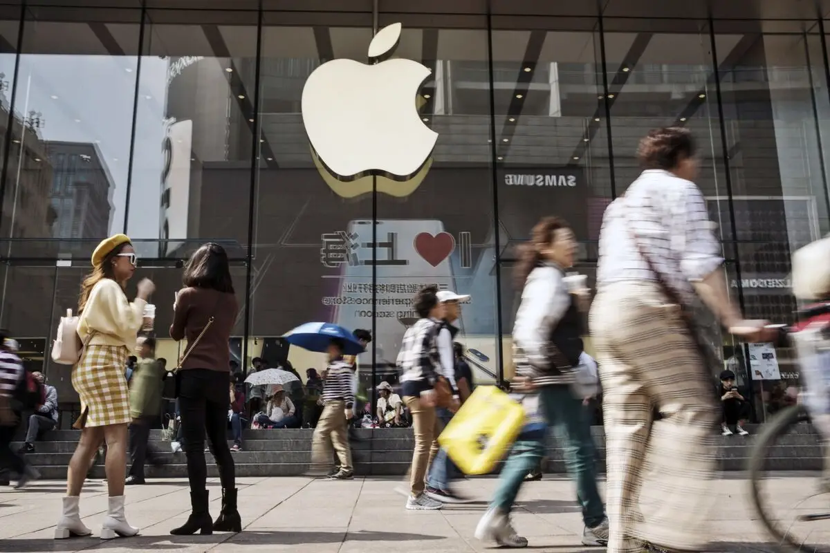 Apple a Buy Ahead of Earnings, DoorDash to Surge 68%, Amazon Target Raised