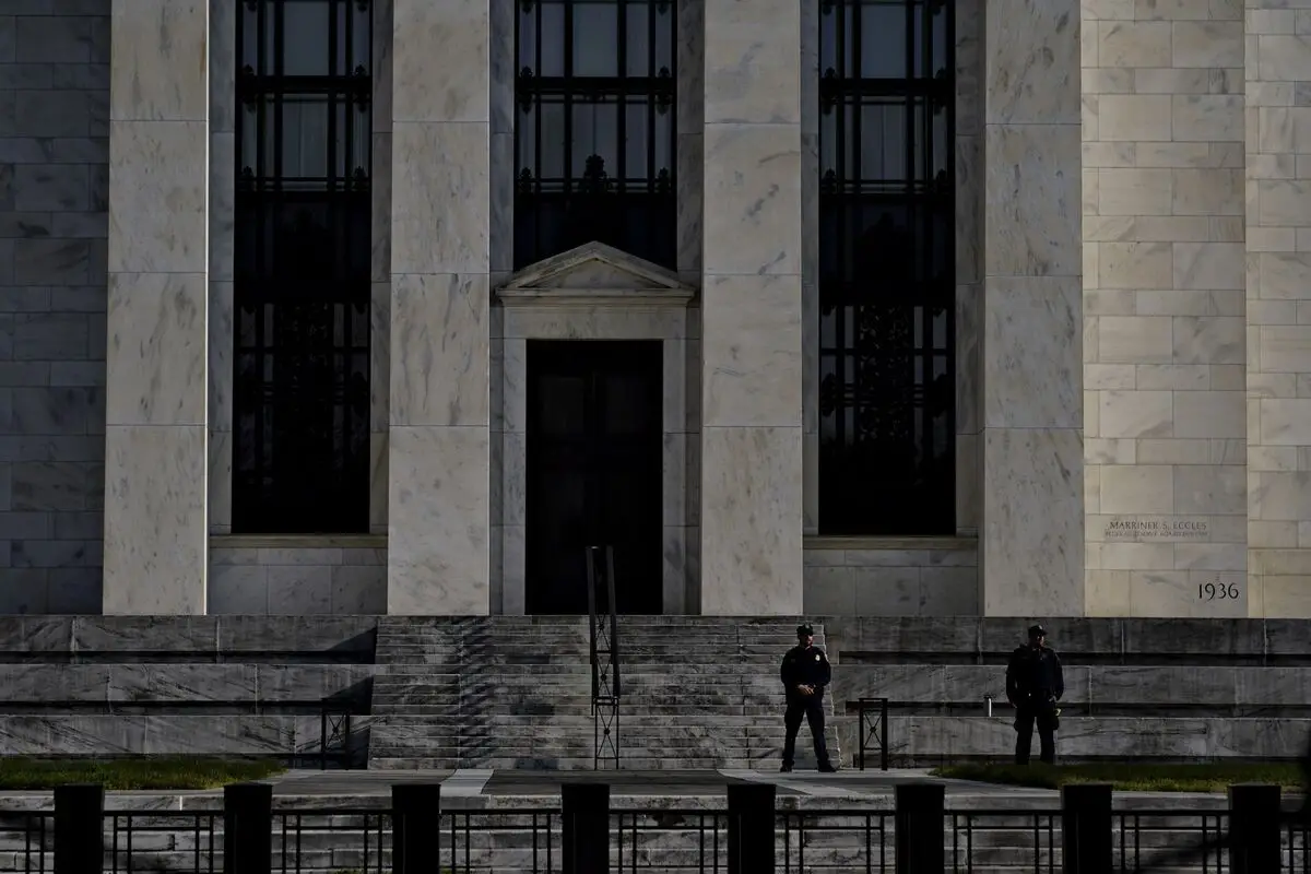 Fed Easing May Not Aid Long Treasuries, Risks Loom